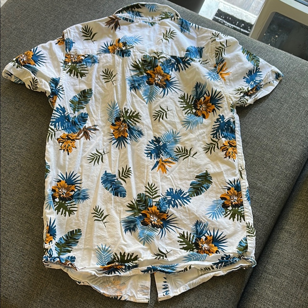 Cactus White and Blue Tropical Button Down Shirt - Picture 5 of 5